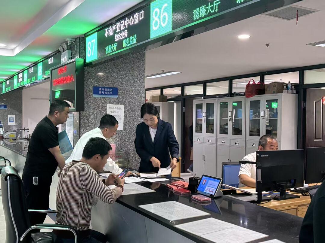 https://vod-zhongfangxian-xhncloud.voc.com.cn/18/2025/04/22/991b3680b88d2af9a00019522b387b2822e9f3f41745308092934.jpg?imageMogr2/auto-orient/size-limit/1.5M!/ignore-error/1&pid=49173390